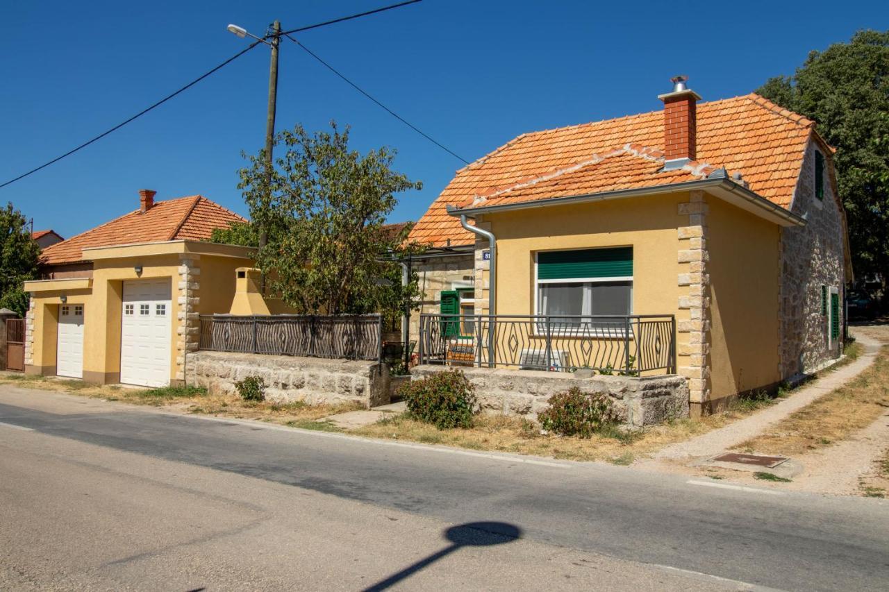 Apartman Ivan Drniš エクステリア 写真