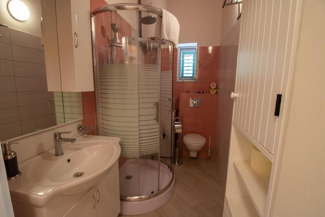 Apartman Ivan Drniš エクステリア 写真